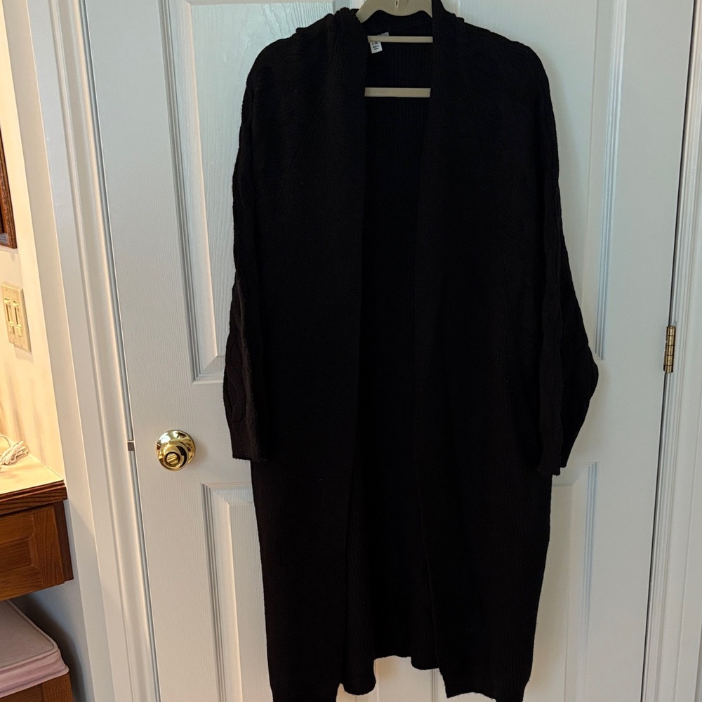 SPANNER Black Women's Cardigan Sweater